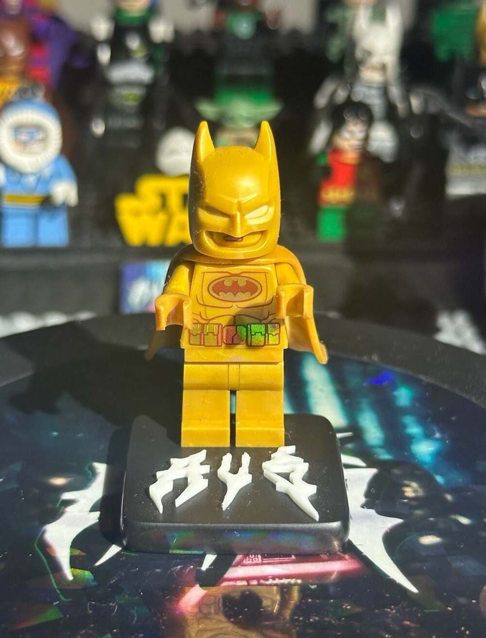LEGO DC Batman 20th Anniversary Golden Batman Minifigure